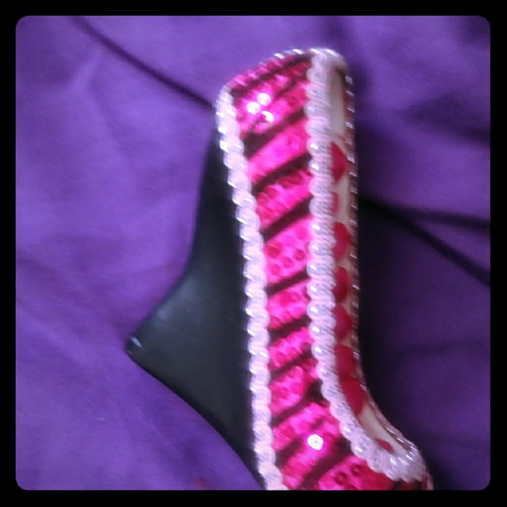 Ring holder shoes